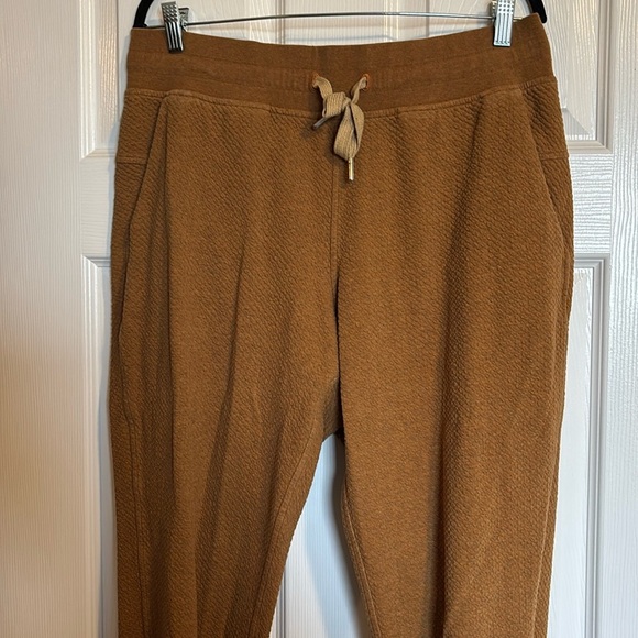 lululemon athletica Pants - Lululemon Warm Down women’s brown textured jogger sweatpants size 12